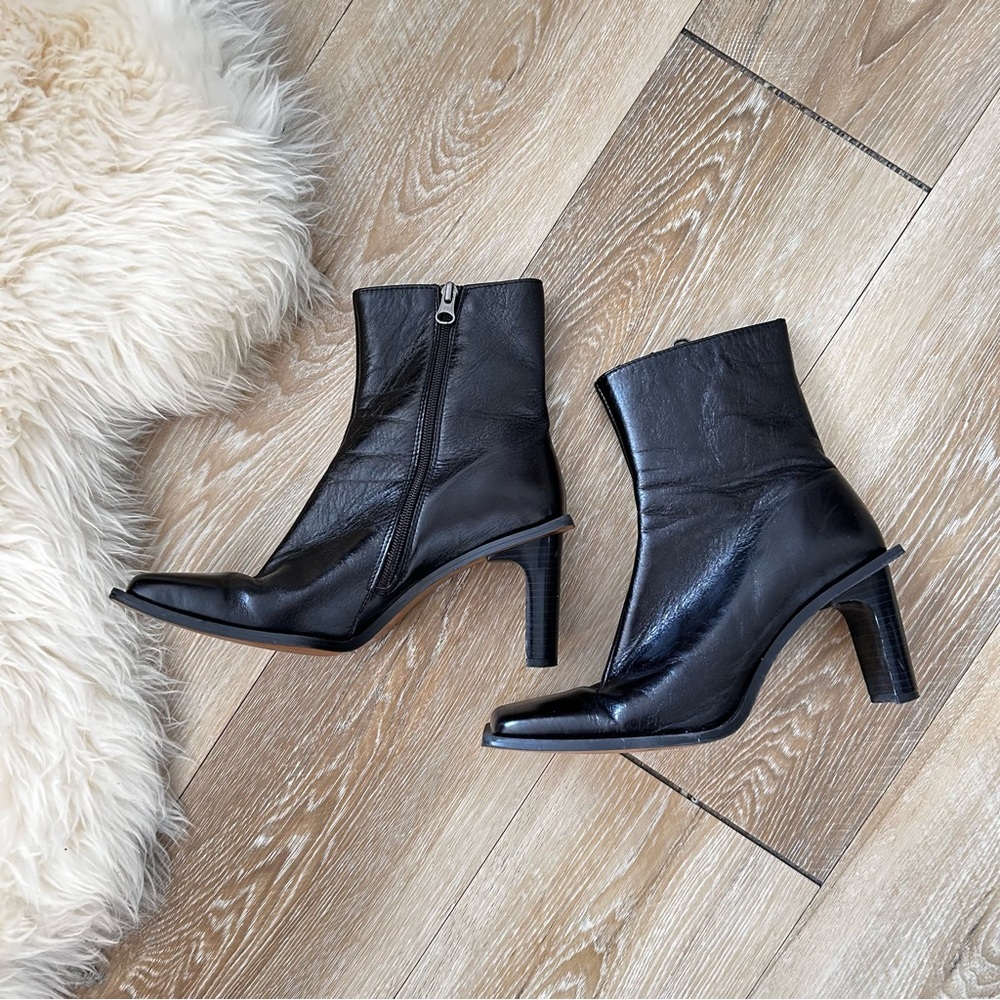 L’Intervalle Square Toe Leather Heeled Side Zip Boots